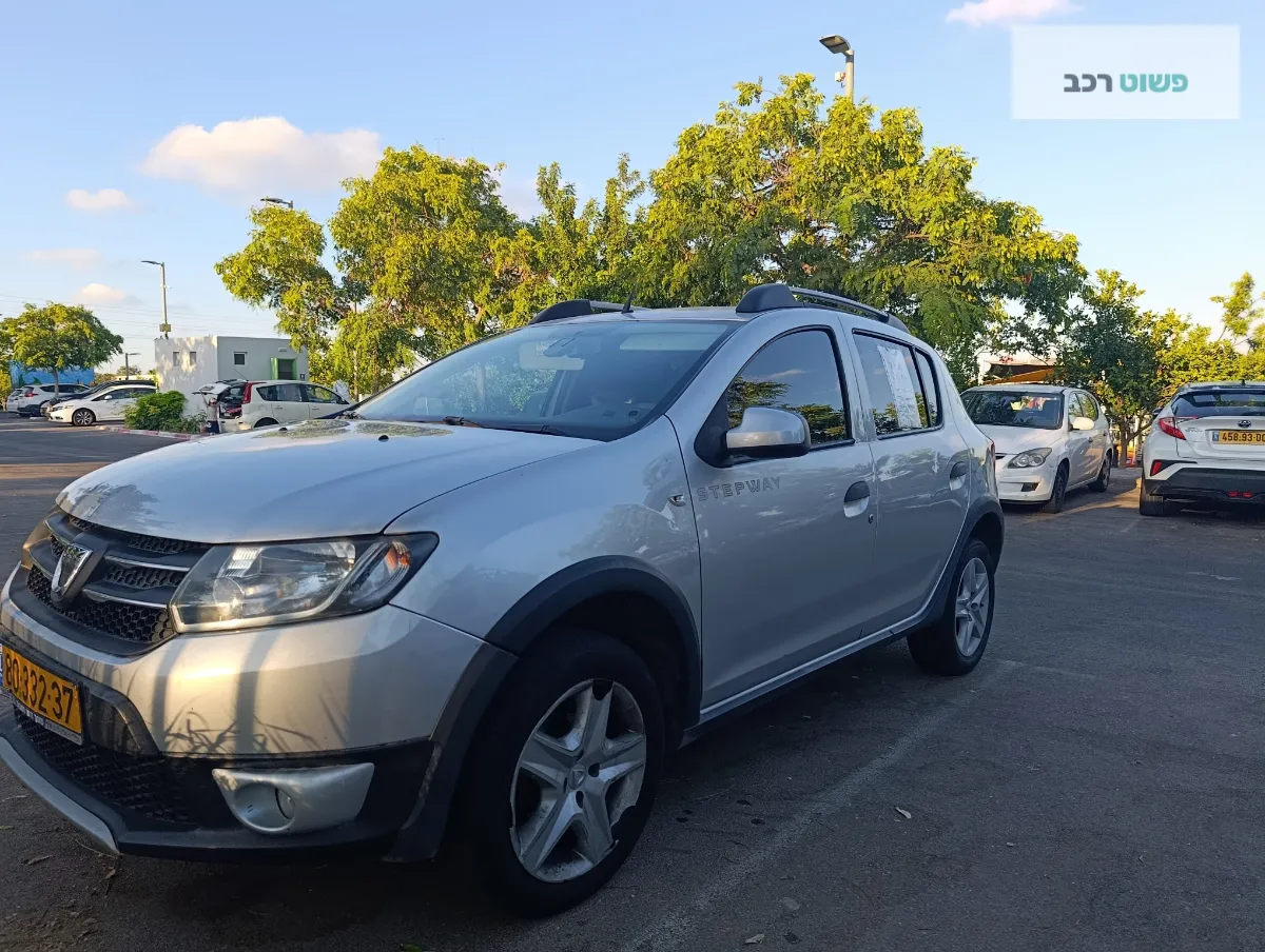 דאצ'יה סנדרו Stepway