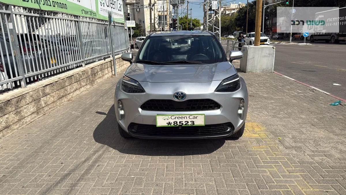 טויוטה יאריס קרוס