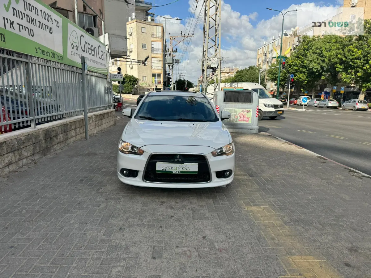 מיצובישי לנסר 2015