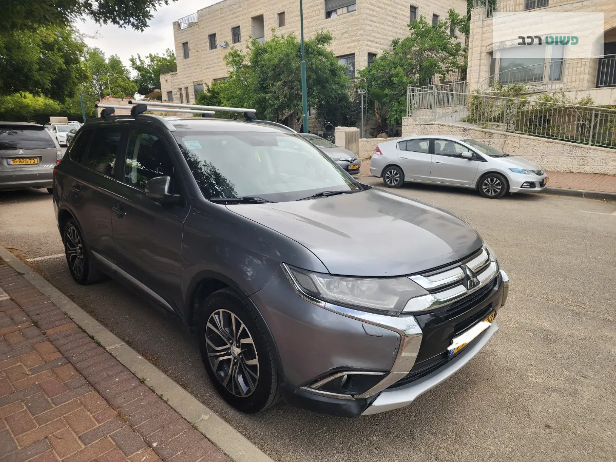 מיצובישי אאוטלנדר